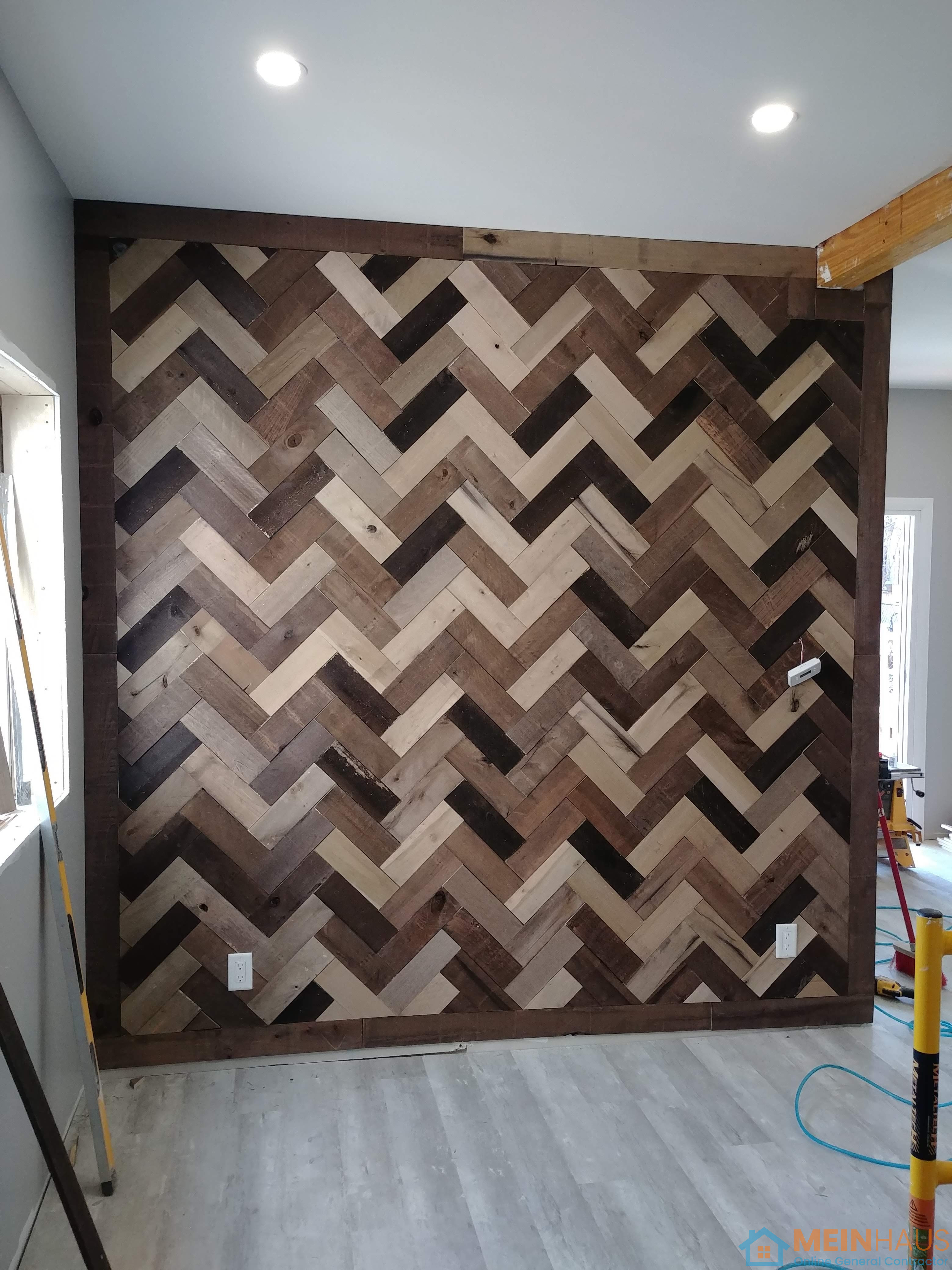 Finish Carpentry: Baseboards, Crown Moulding, Wainscott — Hamilton, Ontario - Hamilton, Ontario project photo