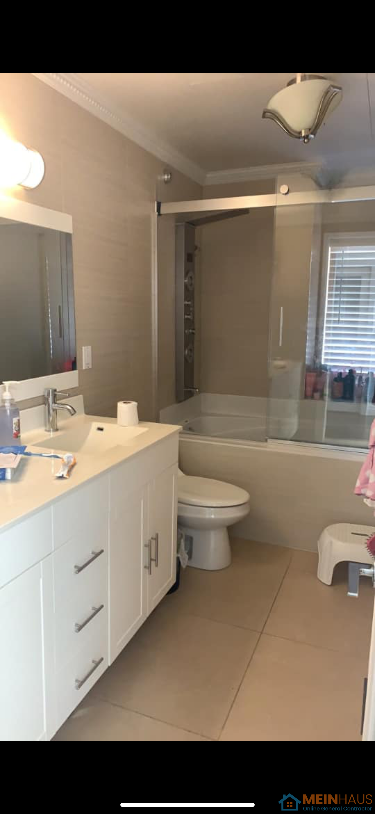 Brampton, Ontario Finish Carpentry: Baseboards, Crown Moulding, Wainscott - Before | MeinHaus